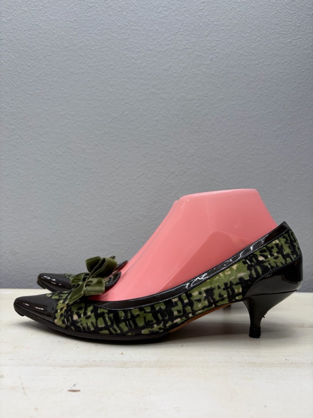 Moschino Y2K Green Pointed Heels Size 8 - Picture 1 of 7
